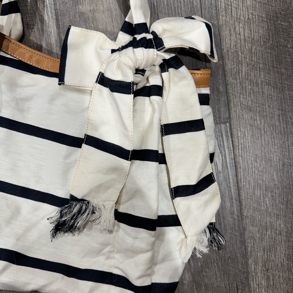 Ann Taylor Striped White and Black Women's Tote Bag - Picture 2 of 4